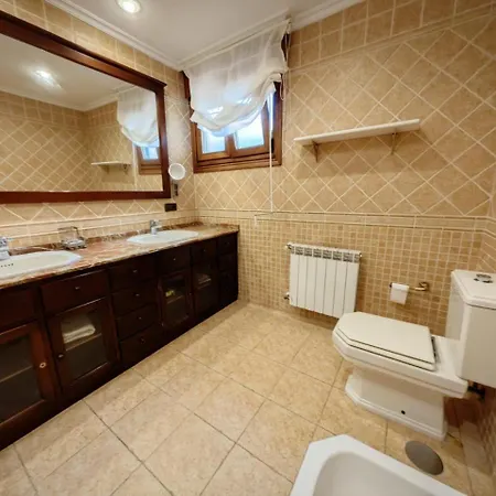 Playa America Casa Con Piscina Holiday home *