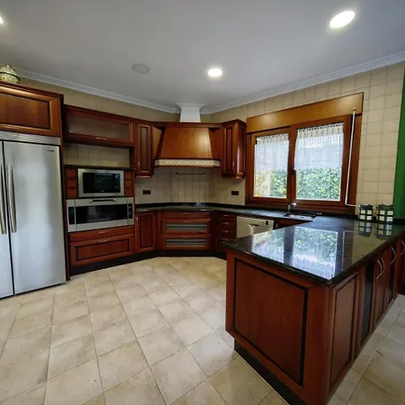 Playa America Casa Con Piscina Holiday home *