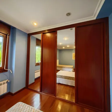 Playa America Casa Con Piscina Holiday home *