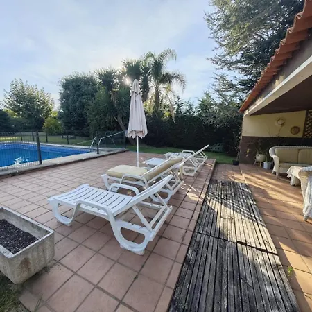 Playa America Casa Con Piscina Holiday home *