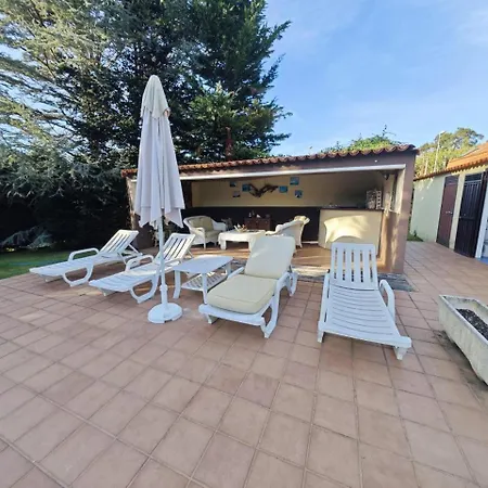 Playa America Casa Con Piscina Holiday home