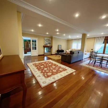 Playa America Casa Con Piscina Holiday home Nigran