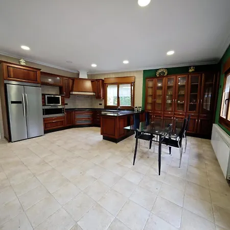 Playa America Casa Con Piscina Holiday home